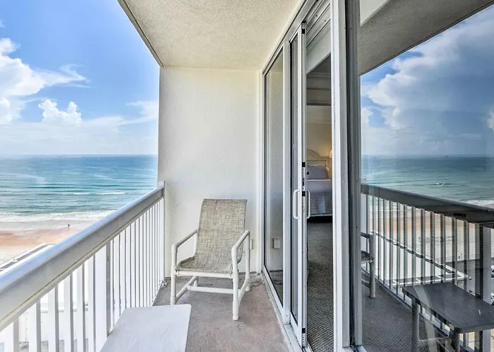Sunny Daytona Beach Gem With Ocean Views!