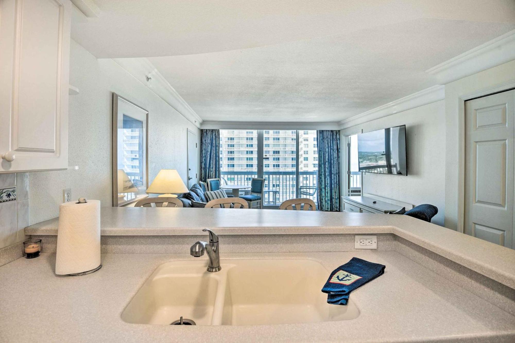 Sunny Daytona Gem With Ocean Views! Apartment